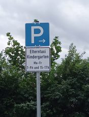 Neue Elterntaxi- Kurzeit- Parkplätze